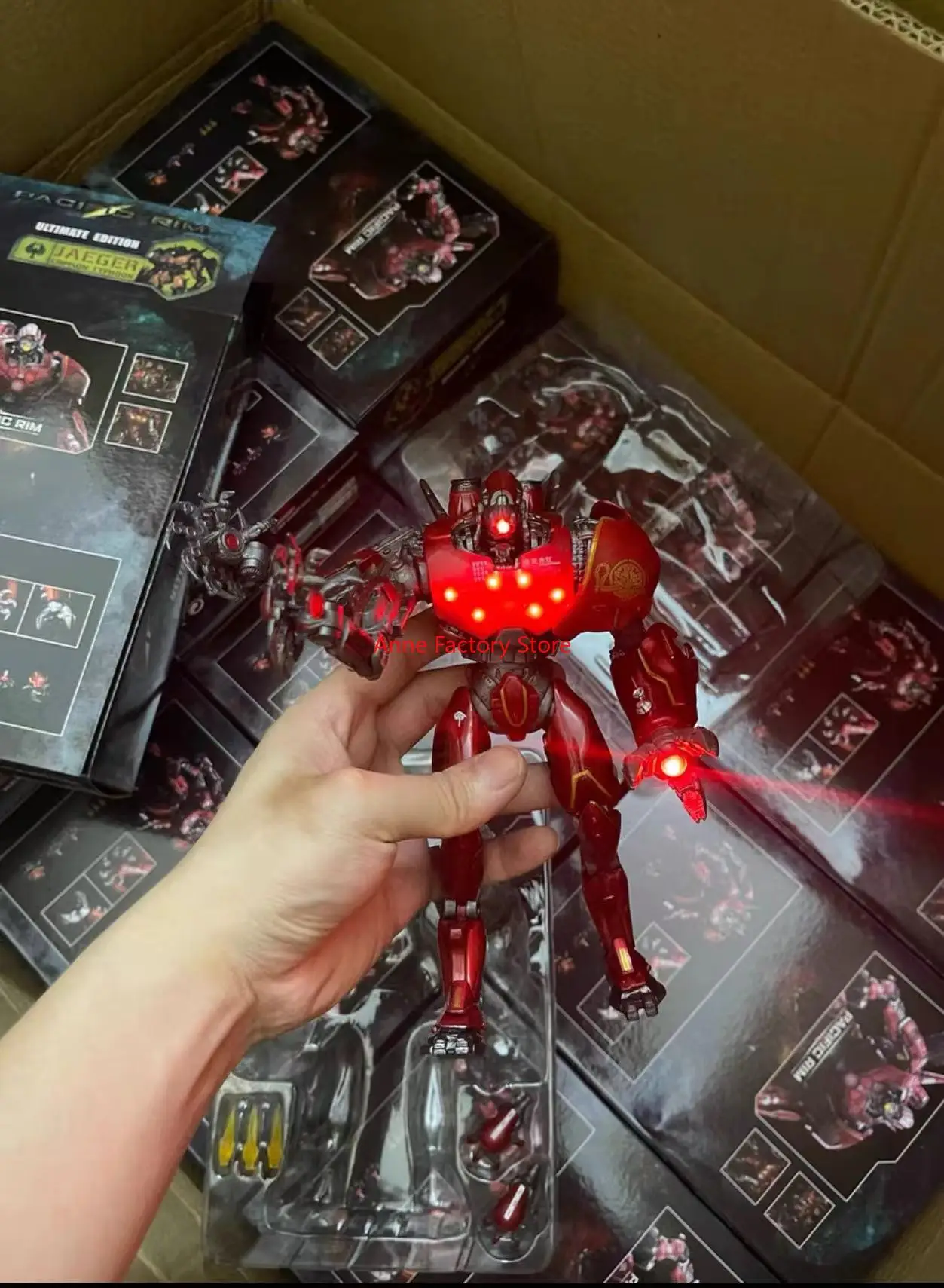 Spot  NOW Light 20CM Emit NECA - Model Kit Pacific Rim review and price