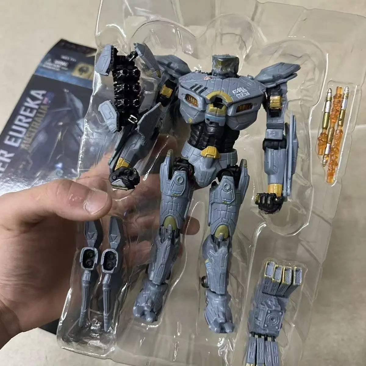 NECA Pacific Mecha Model Eurek - Model Kit Pacific Rim review and price