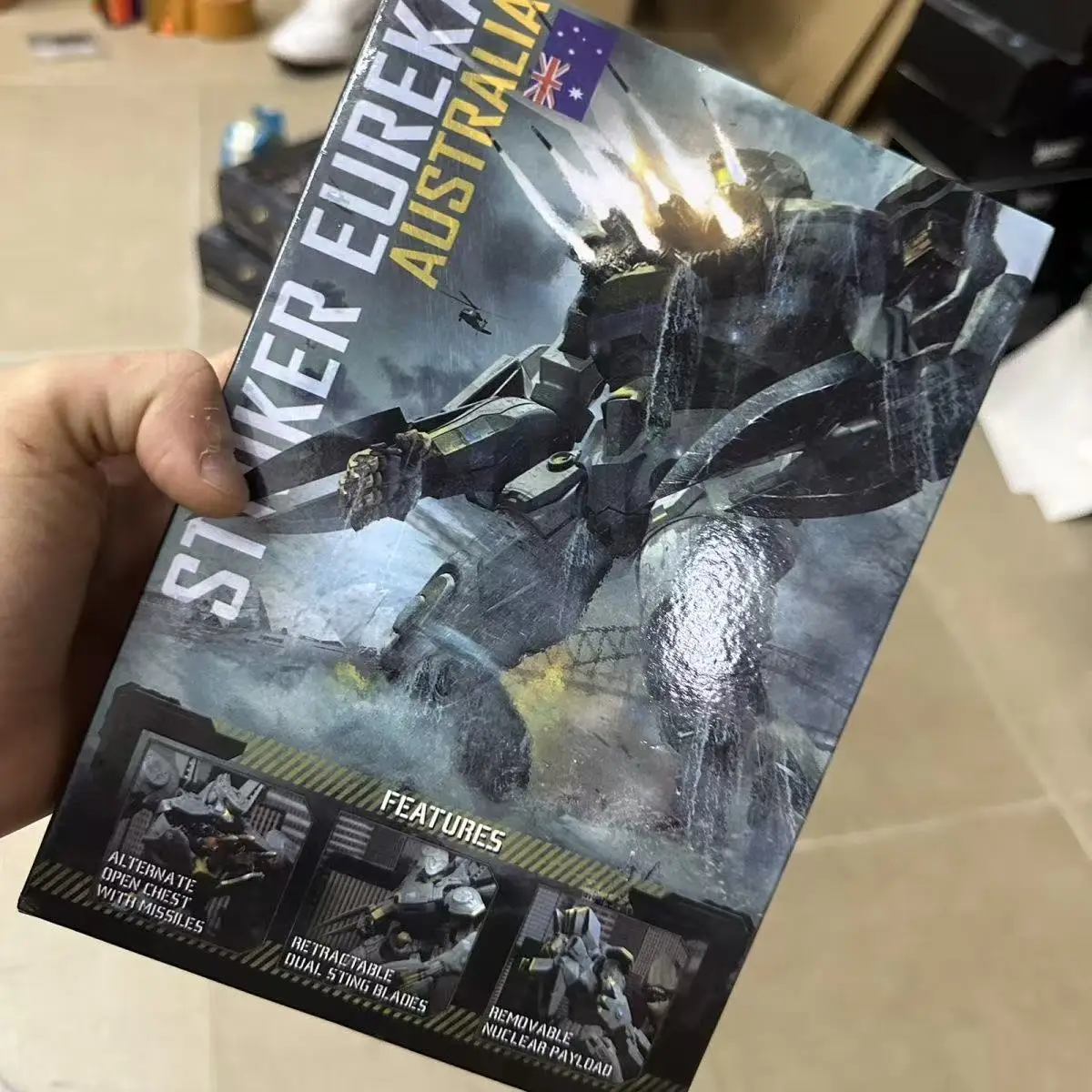 NECA Pacific Mecha Model Eurek - Model Kit Pacific Rim review and price